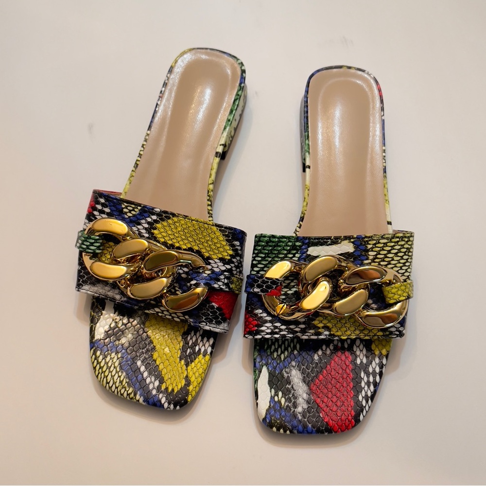 Multicolor Faux Leather Chain Detail Slide Sandals Women’s Size 36EU 5.5-6 US
